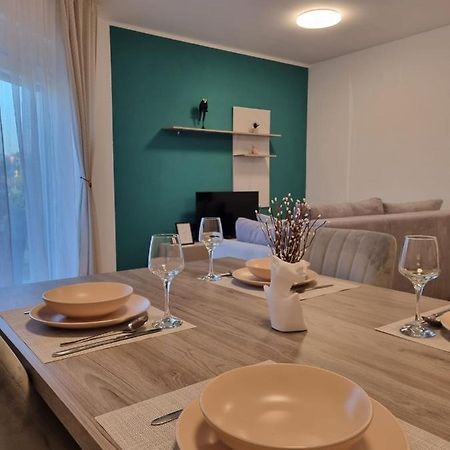 Apartmani Toni Drniš Exteriör bild