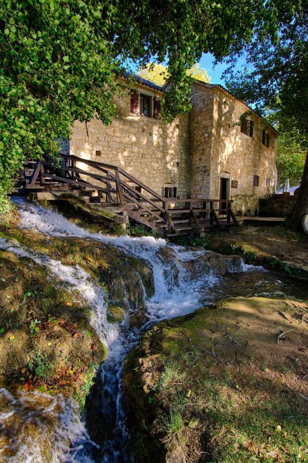 Apartmani Toni Drniš Exteriör bild