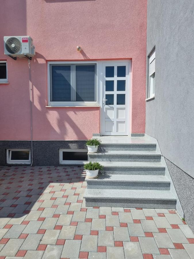 Apartmani Toni Drniš Exteriör bild