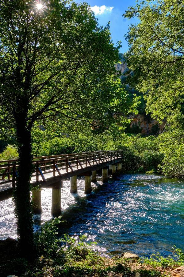 Apartmani Toni Drniš Exteriör bild