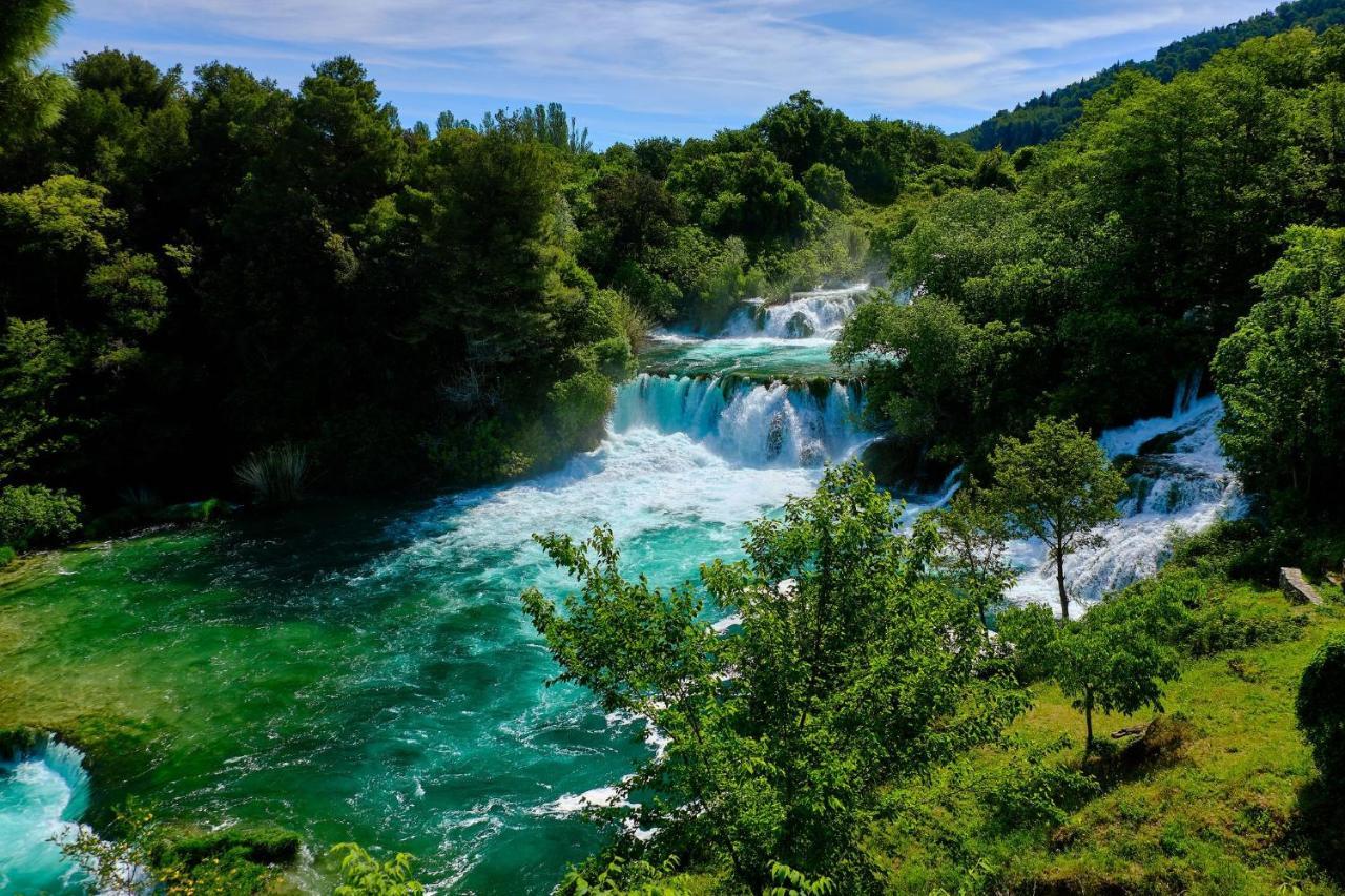 Apartmani Toni Drniš Exteriör bild