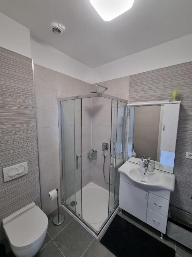 Apartmani Toni Drniš Exteriör bild