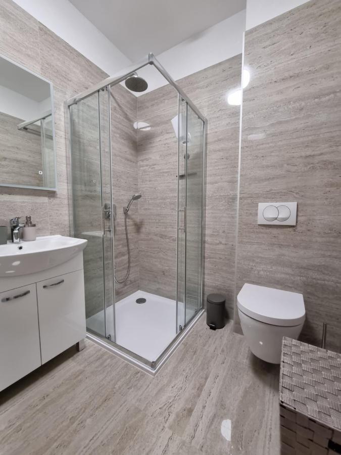 Apartmani Toni Drniš Exteriör bild