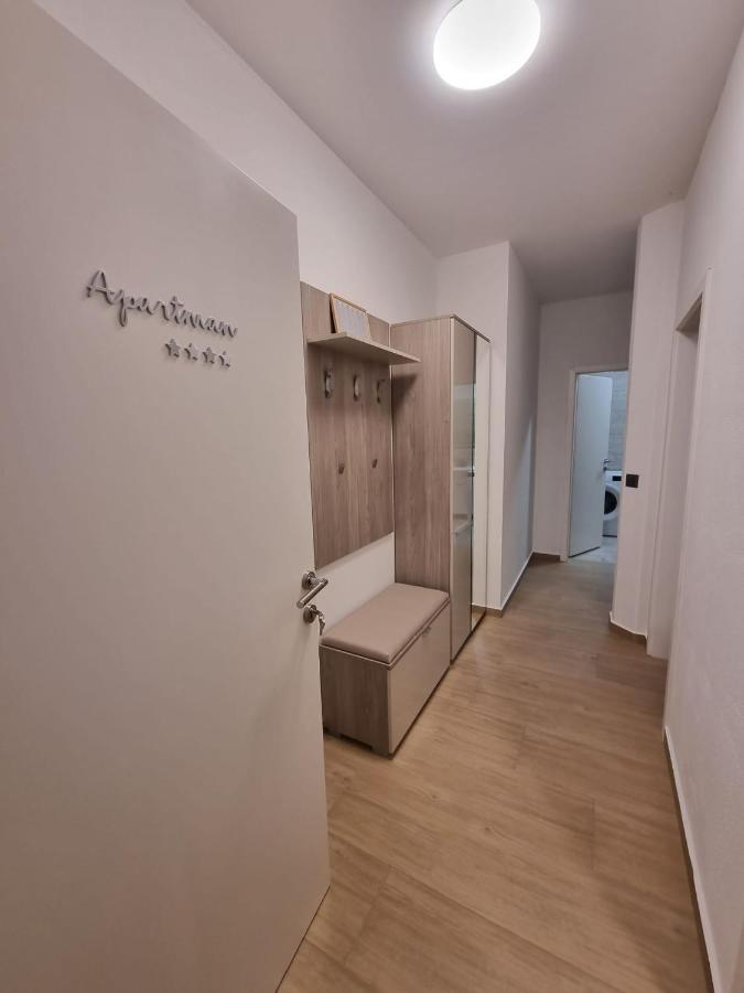 Apartmani Toni Drniš Exteriör bild