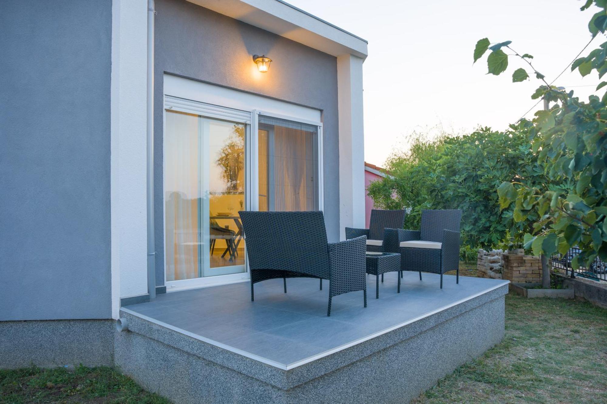 Apartmani Toni Drniš Exteriör bild
