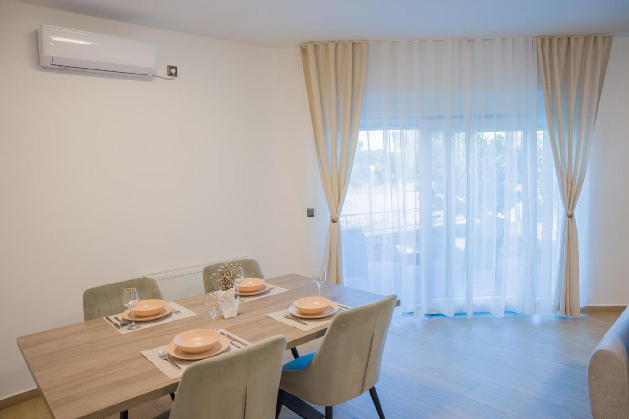 Apartmani Toni Drniš Exteriör bild